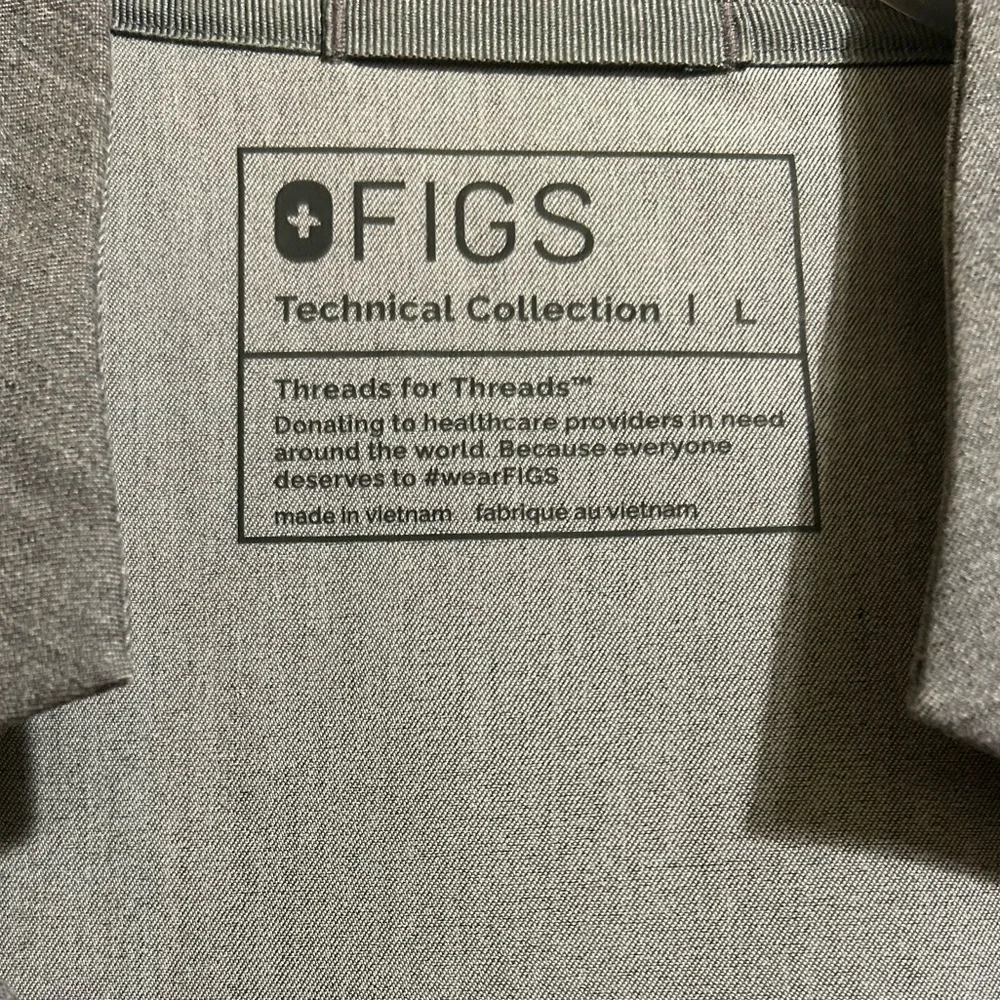 FIGS INALA SLIM SCRUB TOP - Picture 4 of 6